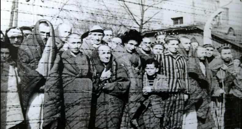 Häftlinge im KZ Auschwitz bei der Befreiung 1945